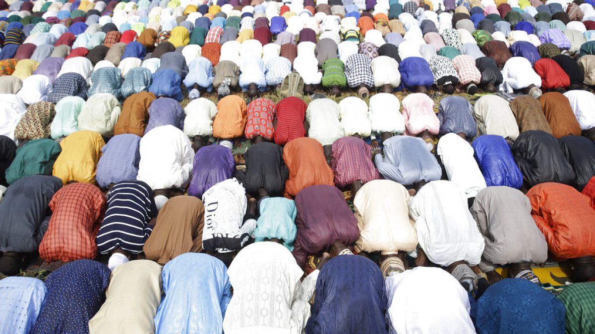 Muslime in Lagos, Nigeria begehen den Feiertag Eid al-Fitr