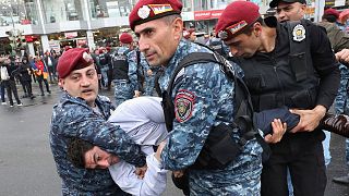 بازداشت معترضان در ایروان