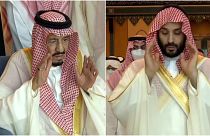 العاهل السعودي سلمان بن عبد العزيز وولي العهد محمد بن سلمان خلال صلاة أول أيام عيد الفطر في المملكة