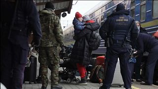 Refugiados ucranianos en la estación central de Varsovia, Polonia