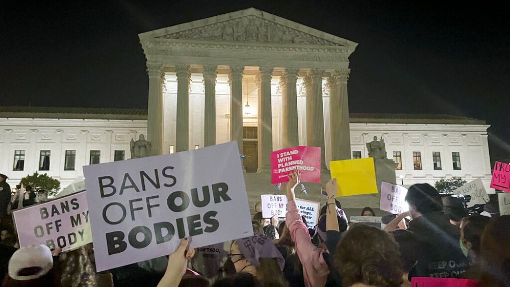 La cour suprême des etats-unis prête à annuler le droit l'avortement, selon politico