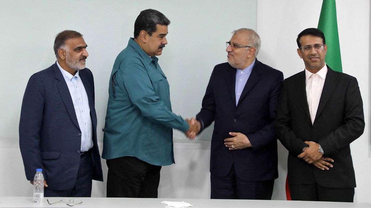 دیدار جواد اوجی، وزیر نفت ایران با نیکلاس مادورو