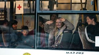Эвакуированные из Мариуполя прибывают в Запорожье, 3 мая 2022