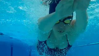 Karolina es nadadora semiprofesional, ahora se entrena en Francia