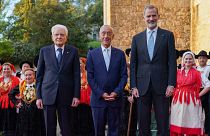 Presidente português, Marcelo Rebelo de Sousa (ao centro), com o Rei Felipe VI de Espanha e o Presidente italiano Sergio Mattarella