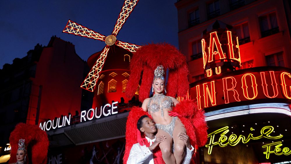 Airbnb, paris'in ünlü kabaresi moulin rouge'da 1 euroya konaklama imkanı sunacak