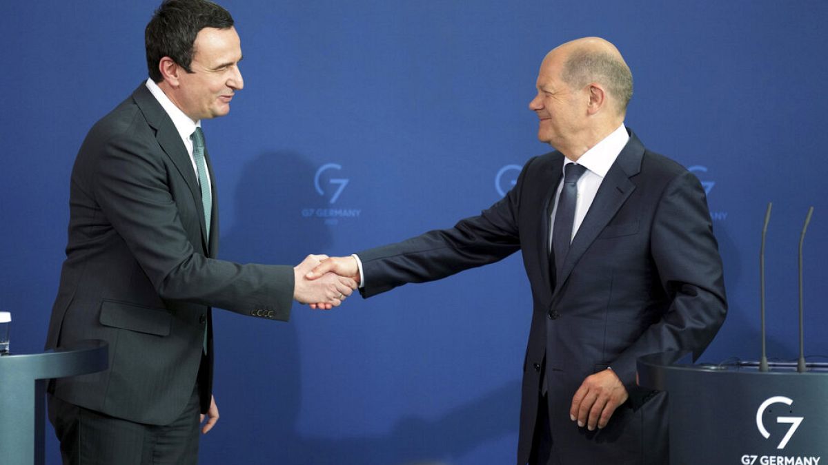 Der kosovarische Ministerpräsident Albin Kurti (links) und Bundeskanzler Olaf Scholz (rechts)