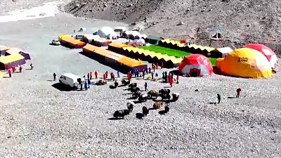 Station de surveillance météorologique sur le mont Everest