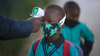 Covid-19 : le masque reste obligatoire pour les écoliers sud-africains