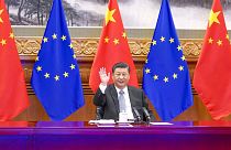 El presidente chino Xi Jinping, en una videoconferencia con líderes europeos desde Pekín el miércoles 30 de diciembre de 2020