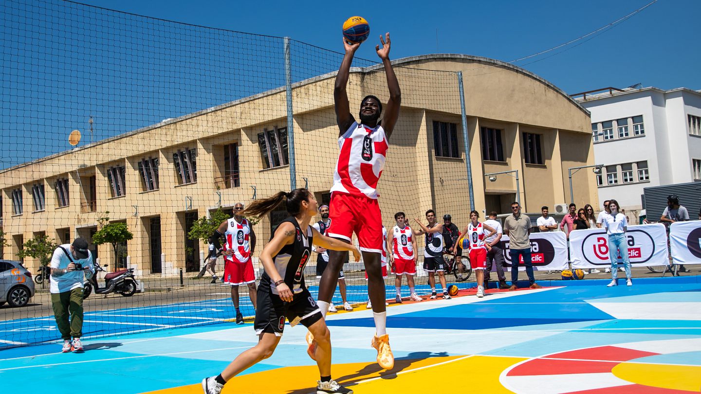 Neemias Queta tornou-se o primeiro português a jogar na NBA, Basquetebol