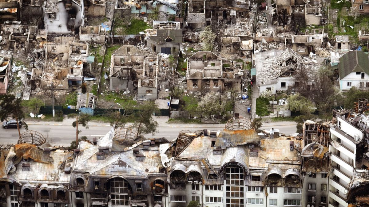 منازل مدمرة في إيربين ، في ضواحي كييف، أوكرانيا، السبت 30 أبريل 2022 