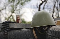 Szűz Mária ikon a mariupoli check point-ok egyikénél, május 4-én