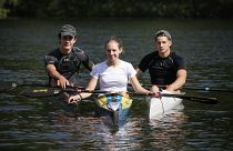 Jovens ucranianos fazem da canoagem terapia contra a guerra, em Ponte de Lima
