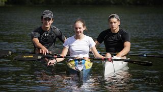 Jovens ucranianos fazem da canoagem terapia contra a guerra, em Ponte de Lima