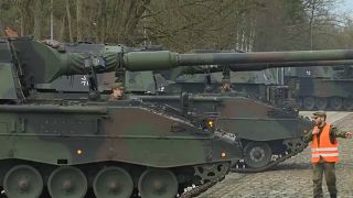 Alemania entregará siete carros de artillería a Ucrania
