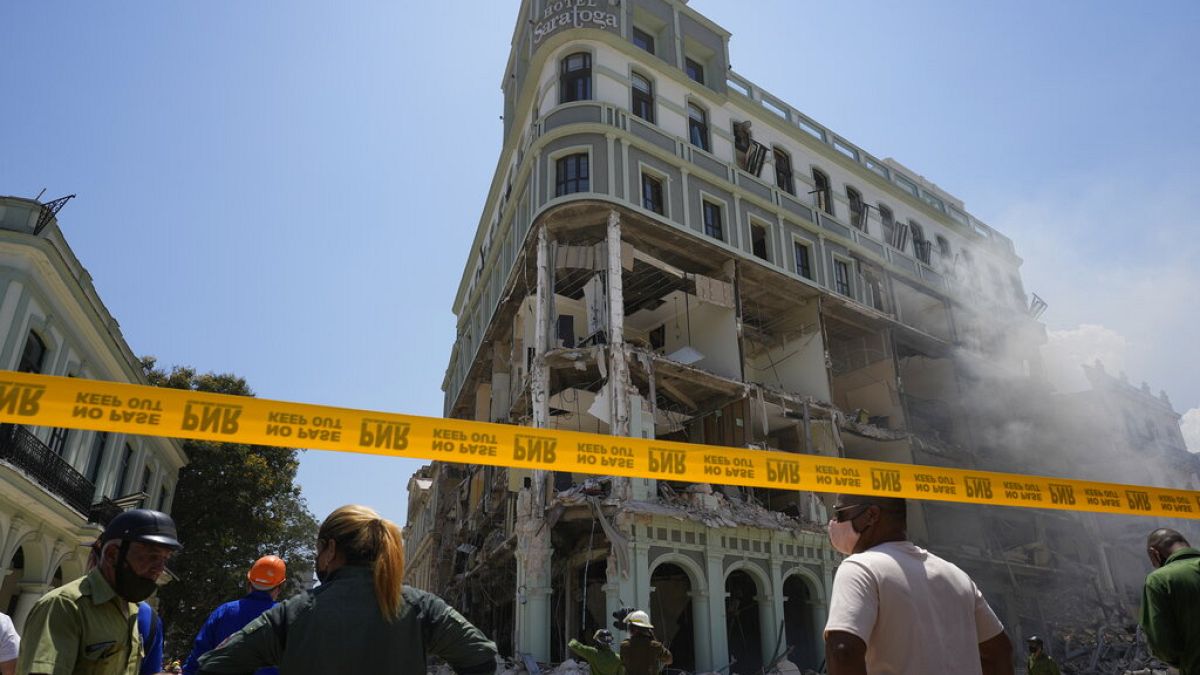 A pusztítás nyomai a havannai Saratoga Hotelben történt robbanást követően 2022. május 6-án.