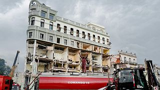 Operações de resgate junto ao hotel Saratoga, em Havana