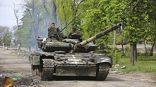 Orosz tank Mariupolban