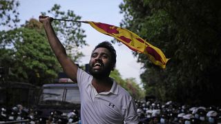 Un manifestante durante las protestas del viernes en Sri Lanka.