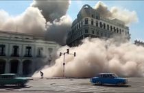 لحظة انفجار فندق ساراتوغا في وسط هافانا