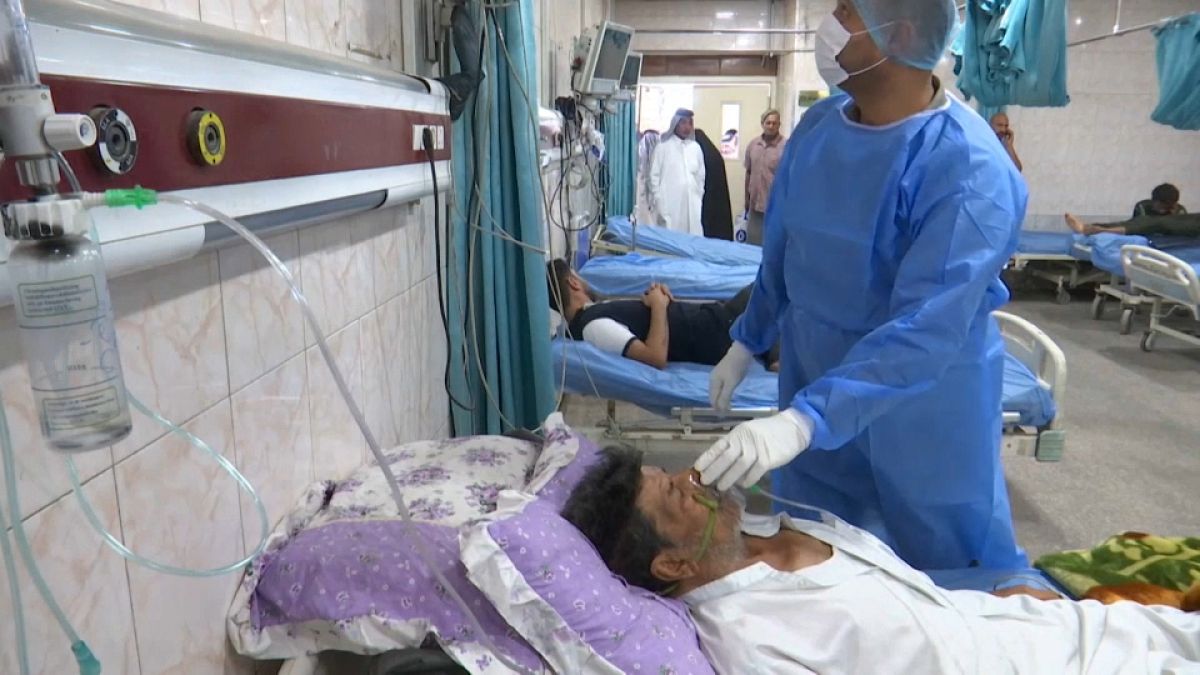 Iraquianos em hospital com problemas respiratórios. -