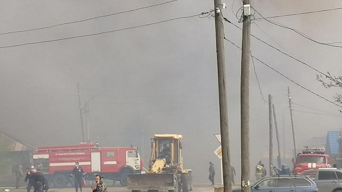 Bombeiros combatem incêndios na região de Krasnoyarsk