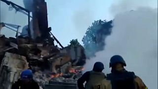 Zerstörtes Schulgebäude in der schwer umkämpften Ortsschaft Bilohoriwka
