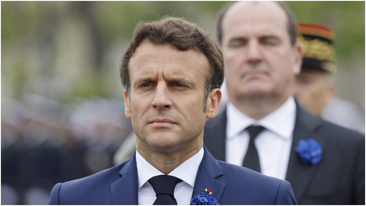 Emmanuel Macron Párizsban koszorúzott - az idei évforduló hangulatát az ukrajnai háború miatti aggodalom dominálta