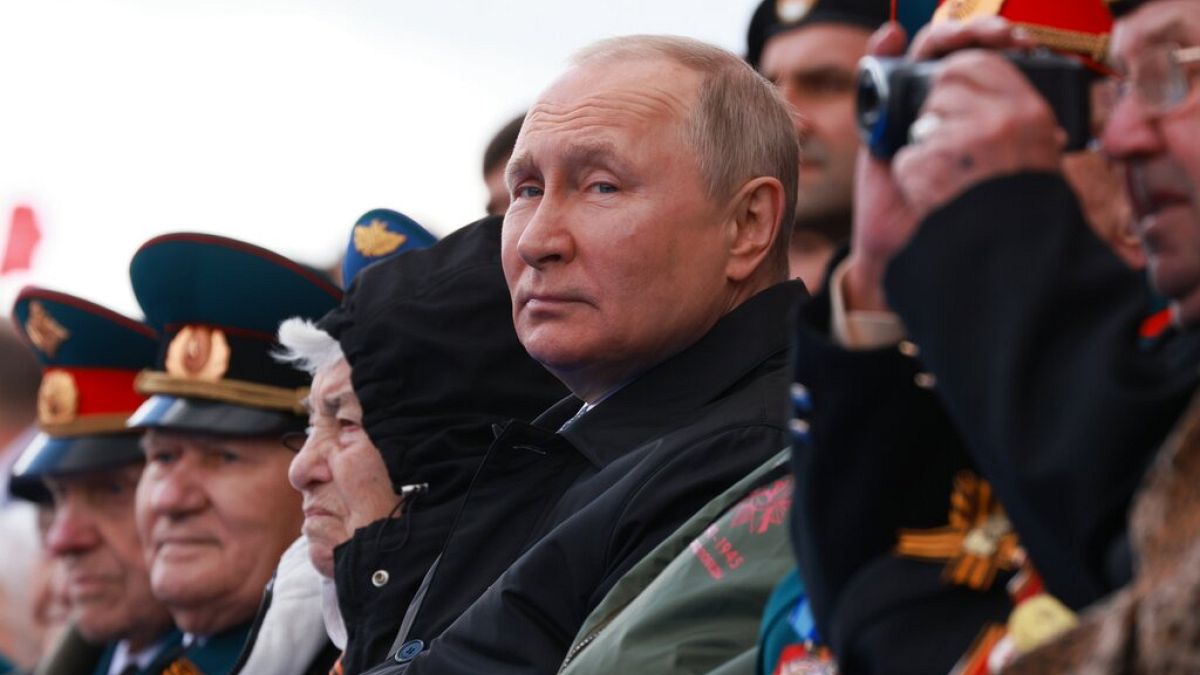 Le président russe Vladimir Poutine lors du défilé militaire du Jour de la Victoire marquant la fin de la Seconde Guerre mondiale à Moscou, le 9 mai 2022