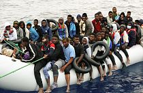 Des migrants en Méditerranée