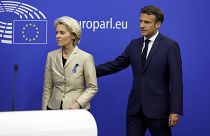 Ursula von der Leyen y Emmanuel Macron, este lunes en Estrasburgo