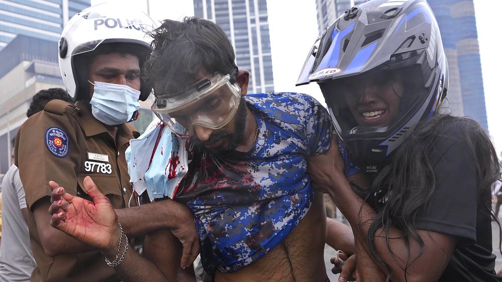 Sri lanka : couvre-feu après des heurts qui ont fait près de 80 blessés