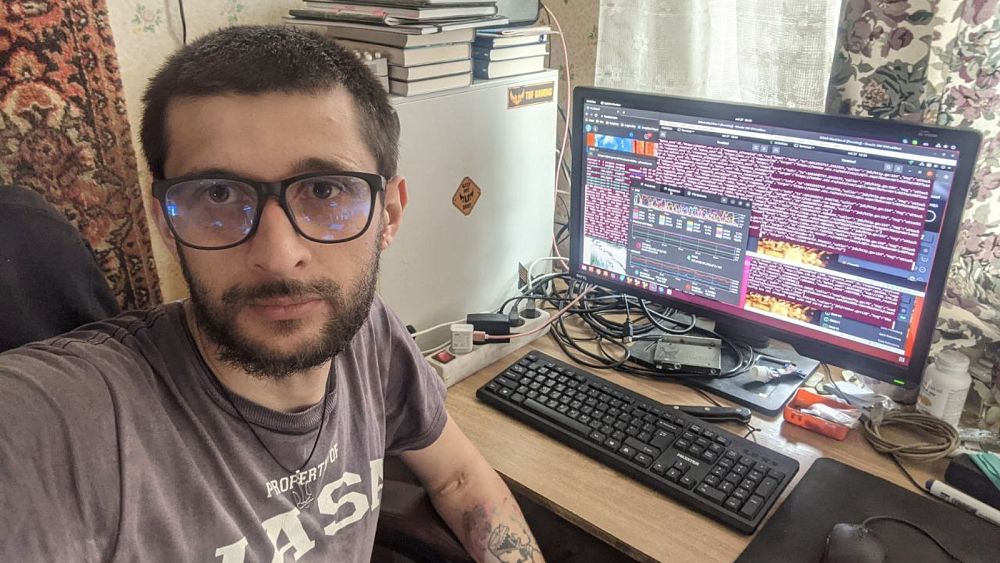 meet-the-hacker-fighting-russia-from-the-comfort-of-his-own-home