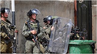جنود إسرائيليون خلال مواجهات مع فلسطينيين في قرية عزون شمال الضفة الغربية - أرشيف