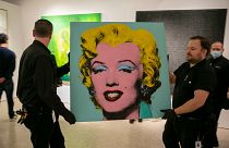 "Shot Sage Blue Marilyn" d'Andy Warhol, dans le showroom de Christie's à New-York, le 8 mai 2022
