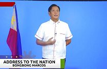 Filipinler'de devlet başkanlığı seçimini eski diktatörle adaş oğlu Ferdinand Marcos kazandı.