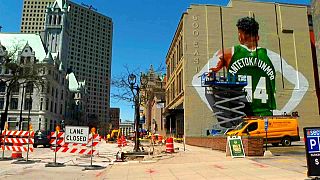 NBA : Giannis s'affiche dans les rues de Milwaukee