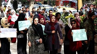 تظاهرات زنان افغان در اعتراض به اجباری بودن برقع