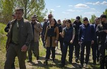 A német külügyminiszter Irina Venediktova államügyésszel a bucsai mészárlás helyszínén