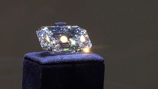 الماس ۱۰۲.۶ قیراطی در نمایشگاه جواهرات و ساعت‌های دوحه