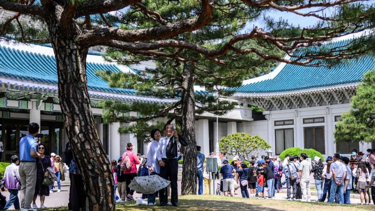 Mavi Ev'e taşınmayı reddeden Güney Kore Cumhurbaşkanı Yoon sarayı halka açtı