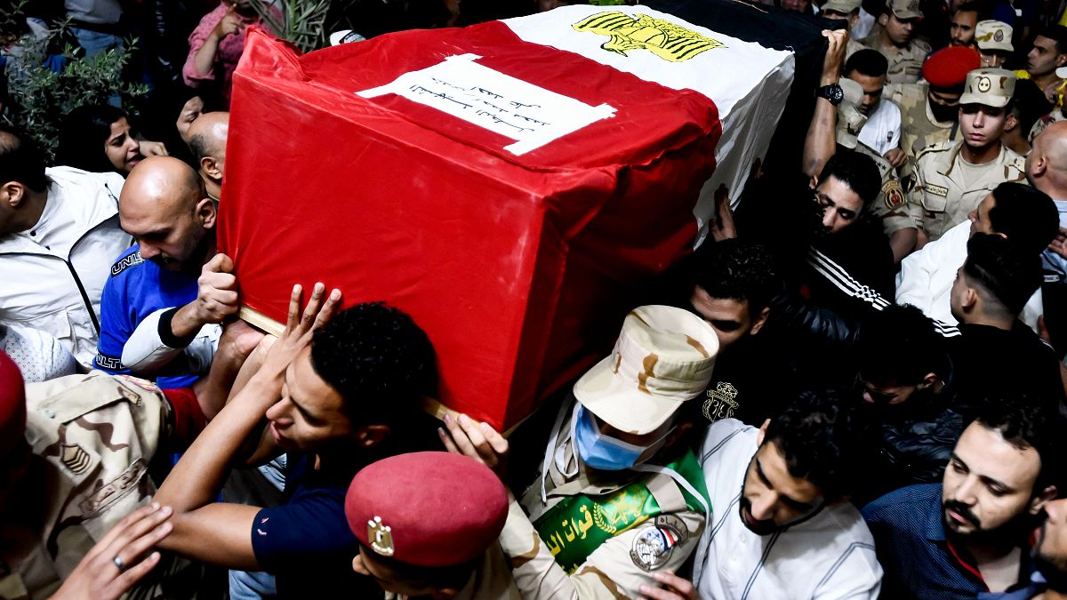 صورة أرشيفية لنعش جندي مصري قتل في عملية إرهابية بسيناء 