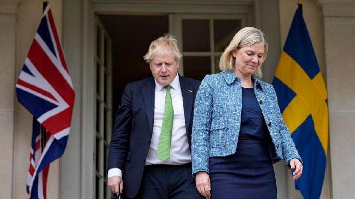 بوریس جانسون، نخست‌وزیر بریتانیا و ماگدانا اندرسون، نخست وزیر سوئد یک قرارداد همکاری امنیتی امضا کردند