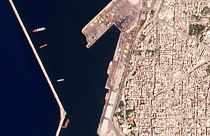 صورة أقمار صناعية تظهر سفينة ماتروس بوزينيتش ترفع العلم الروسي داخل ميناء اللاذقية - سوريا. 2022/05/10
