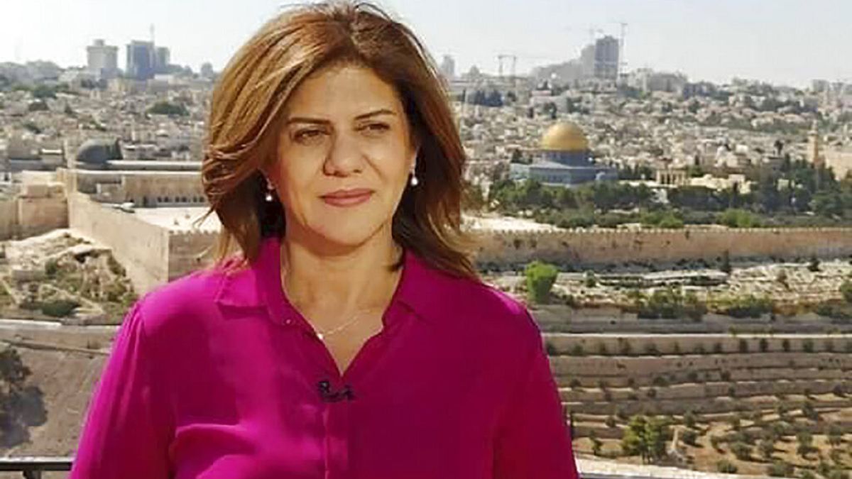 İsrail baskınında hayatını kaybeden Al Jazeera televizyonunun muhabiri Şirin Ebu Akile