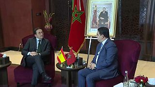 وزير الخارجية الاسباني خوسيه مانويل الباريس ونظيره المغربي ناصر بوريطة.