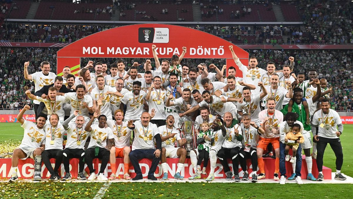 Kupagyőzelmét ünnepli a Ferencváros labdarúgó csapata a Puskás Arénában.