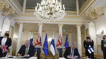 Reino Unido e Finlândia assinam acordo para cooperação militar