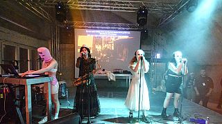 Pussy Riot este jueves durante su concierto en Belín